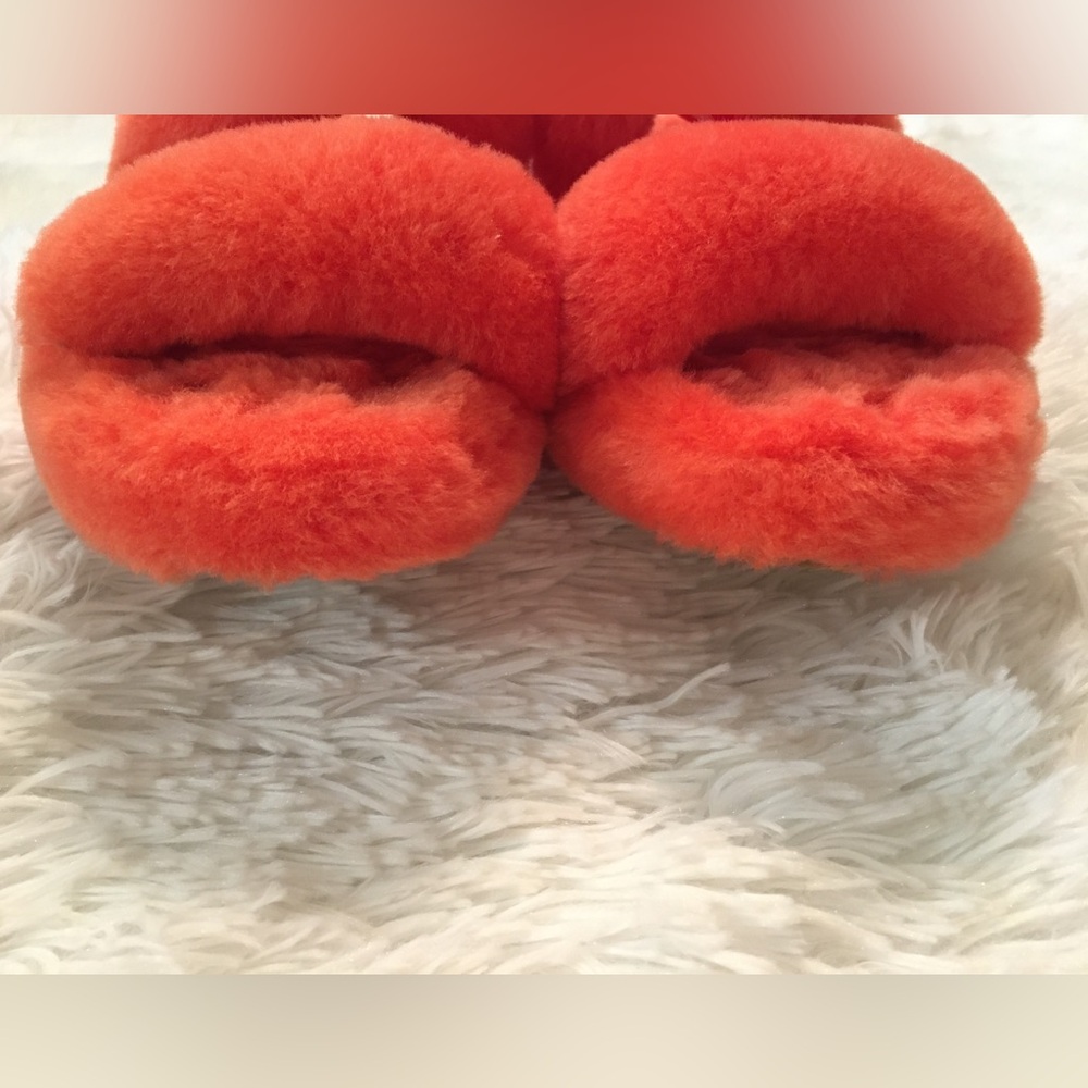 UGG Girl's Fluff Yeah Slide Slippers - LIKE NEW CONDITION! - Picture 4 of 12